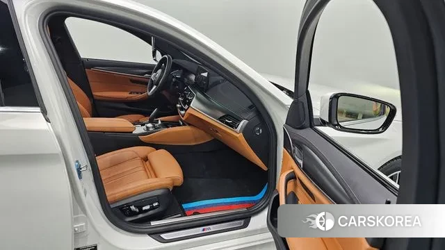 BMW 5 Series (G30) id 3058549 из Кореи 20