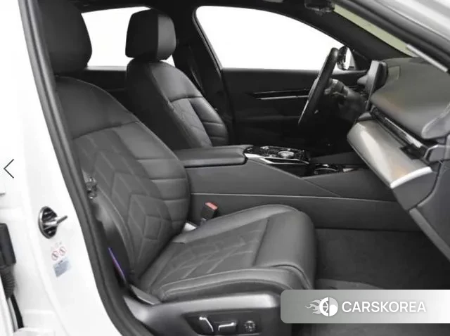 BMW 5 Series (G60) id 3560408 из Кореи 20