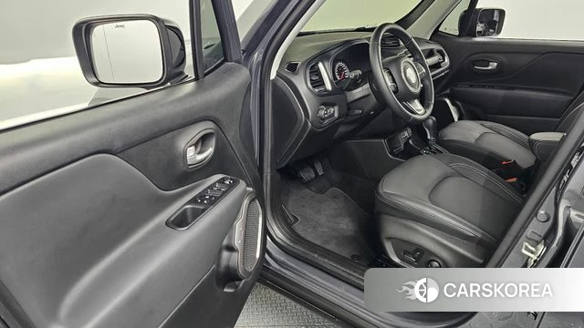 Jeep Renegade id 4623559 из Кореи 31