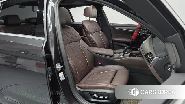 BMW 5 Series (G30) id 3374005 из Кореи 20