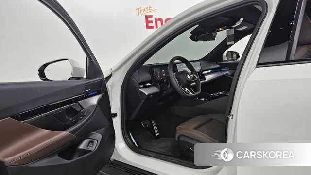 BMW 5 Series (G60) id 2993074 из Кореи 20