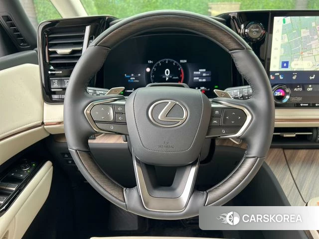 Lexus LM id 4278813 из Китая 18