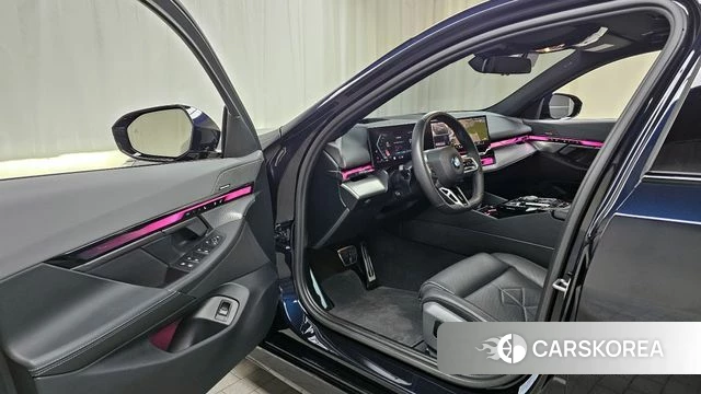 BMW 5 Series (G60) id 4194253 из Кореи 33