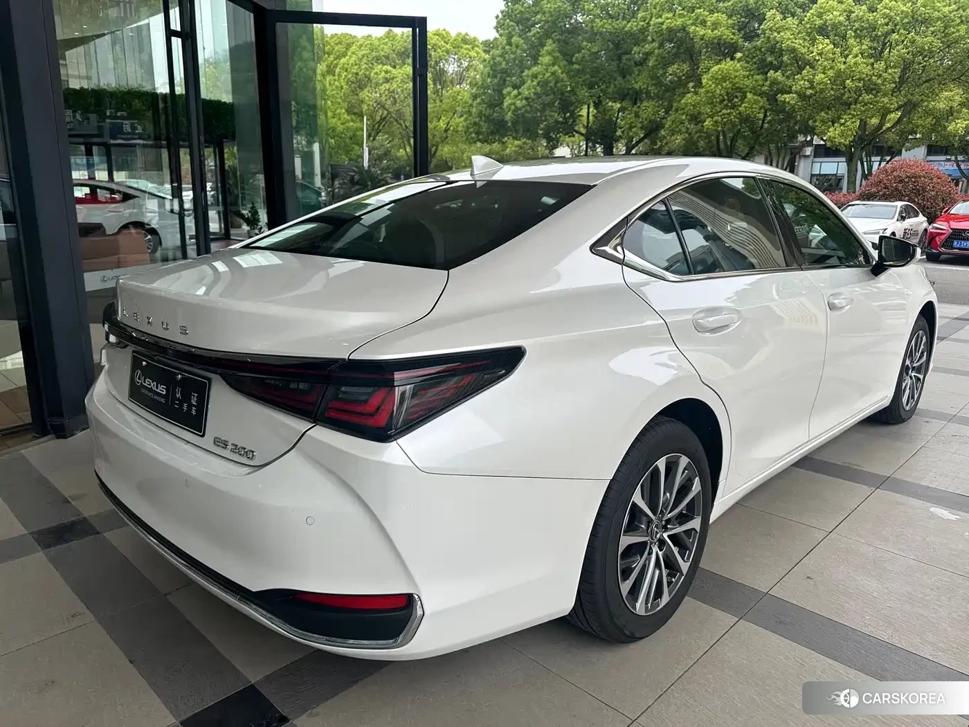 Lexus ES id 4629061 из Китая 10