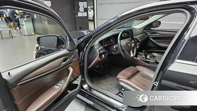 BMW 5 Series (G30) id 3866537 из Кореи 20