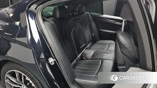 BMW 5 Series (G30) id 3044227 из Кореи 20