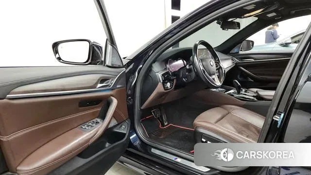 BMW 5 Series (G30) id 3434841 из Кореи 18