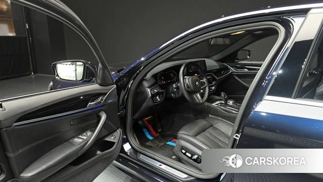 BMW 5 Series (G30) id 3885873 из Кореи 20