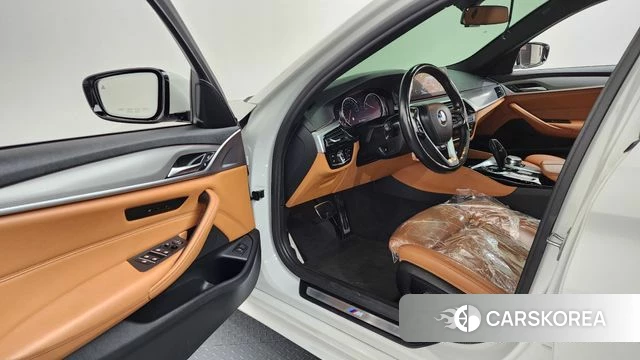 BMW 5 Series (G30) id 3796391 из Кореи 20