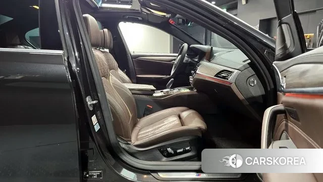 BMW 5 Series (G30) id 3530493 из Кореи 20