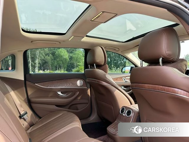 Mercedes-Benz E-class id 4359652 из Китая 23