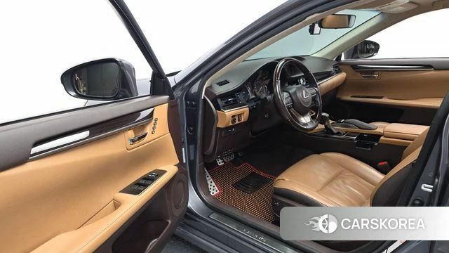 Lexus New ES300h id 4642976 из Кореи 34
