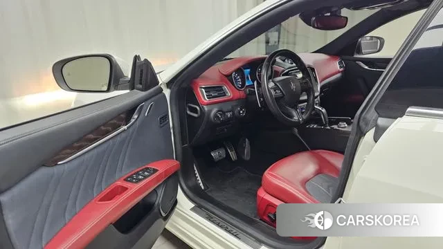 Maserati Ghibli id 3076529 из Кореи 20
