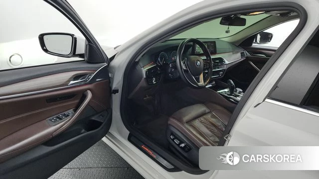 BMW 5 Series (G30) id 3808261 из Кореи 20