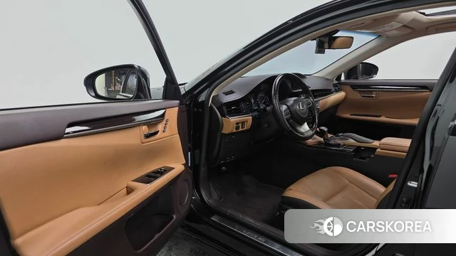 Lexus New ES300h id 3900036 из Кореи 20