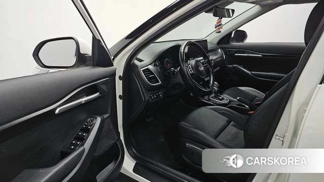 Kia Seltos id 4542005 из Кореи 30