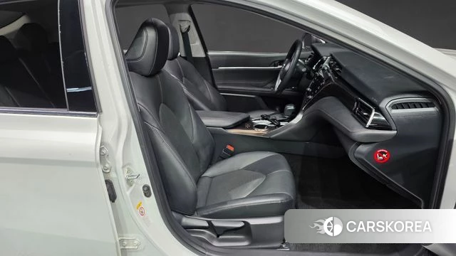 Toyota Camry (XV70) id 3880179 из Кореи 20