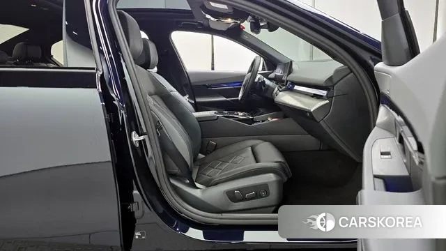 BMW 5 Series (G60) id 3477244 из Кореи 20