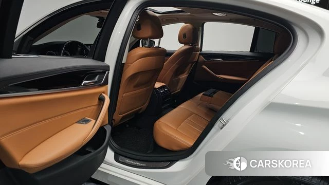 BMW 5 Series (G30) id 3936947 из Кореи 20