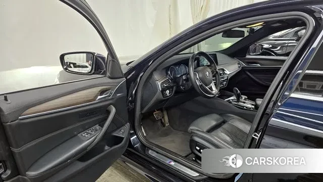 BMW 5 Series (G30) id 3622649 из Кореи 20