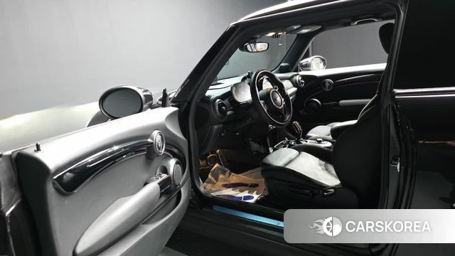 Mini Cooper Electric id 4350018 из Кореи 20