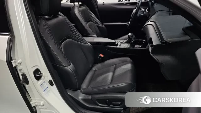 Lexus UX250h id 2976671 из Кореи 20