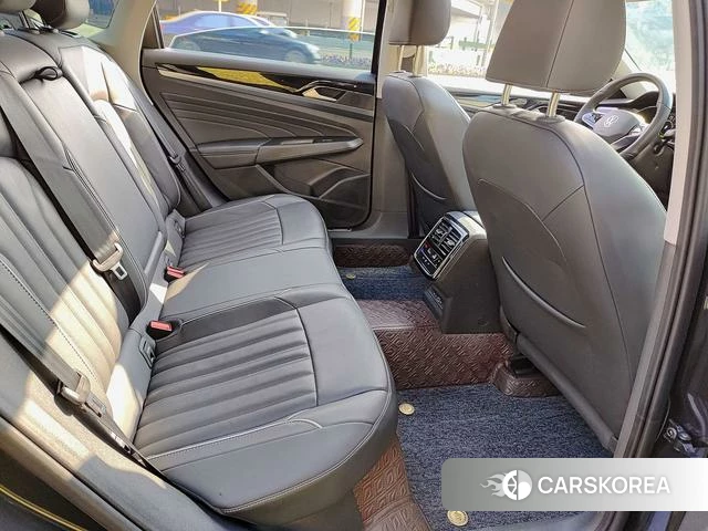 Volkswagen Passat PHEV id 4259946 из Китая 11
