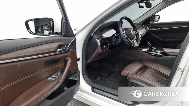 BMW 5 Series (G30) id 3128903 из Кореи 20