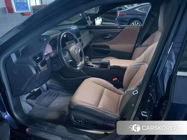 Lexus ES id 4277364 из Китая 10