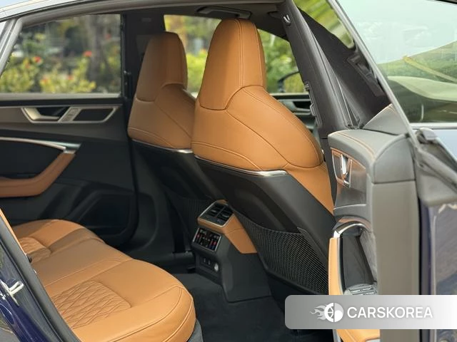 Audi A7L id 4261853 из Китая 16