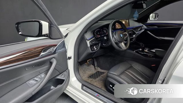 BMW 5 Series (G30) id 3897827 из Кореи 20