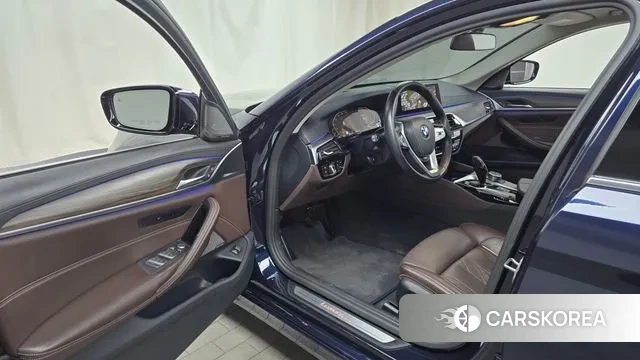 BMW 5 Series (G30) id 3540869 из Кореи 20