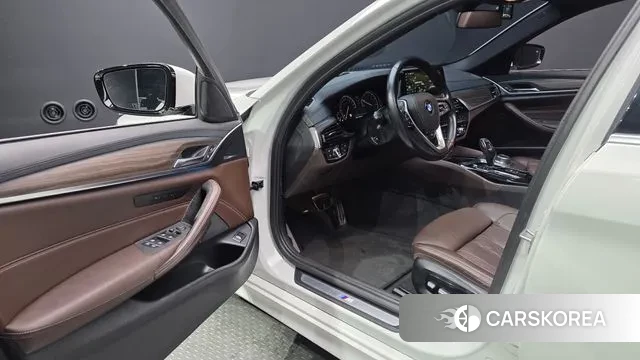 BMW 5 Series (G30) id 3474899 из Кореи 20