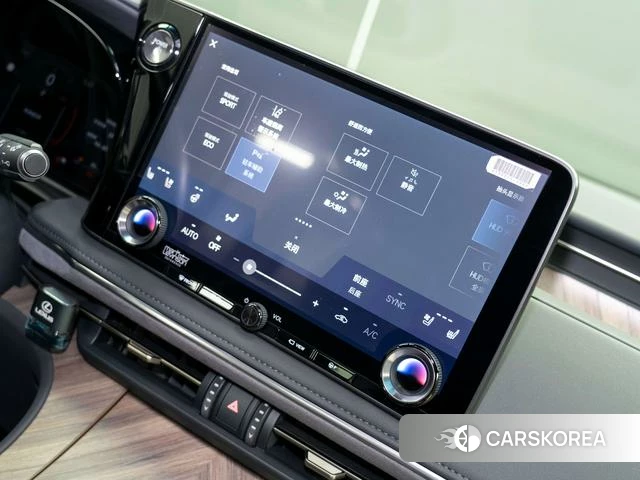 Lexus LM id 4277043 из Китая 18