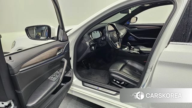 BMW 5 Series (G30) id 3917546 из Кореи 20