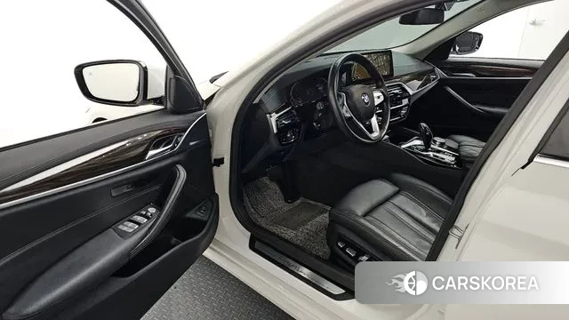 BMW 5 Series (G30) id 3421052 из Кореи 20