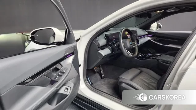 BMW 5 Series (G60) id 3021893 из Кореи 20