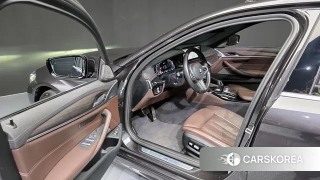 BMW 5 Series (G30) id 3778034 из Кореи 20