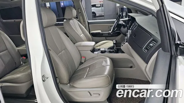 Kia The New Carnival id 2402032 из Кореи 20