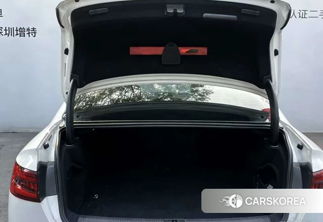 Audi A4L id 4198782 из Китая 17