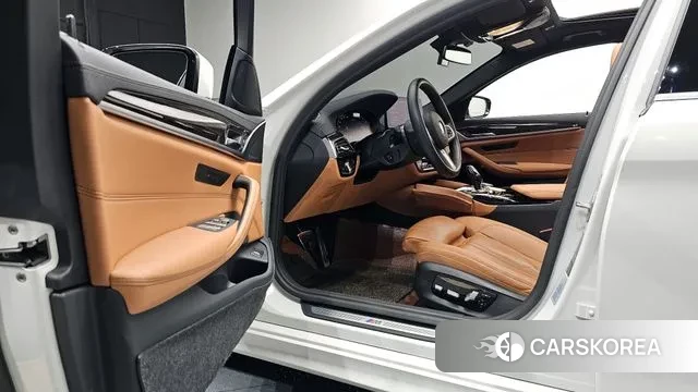 BMW 5 Series (G30) id 3587686 из Кореи 20