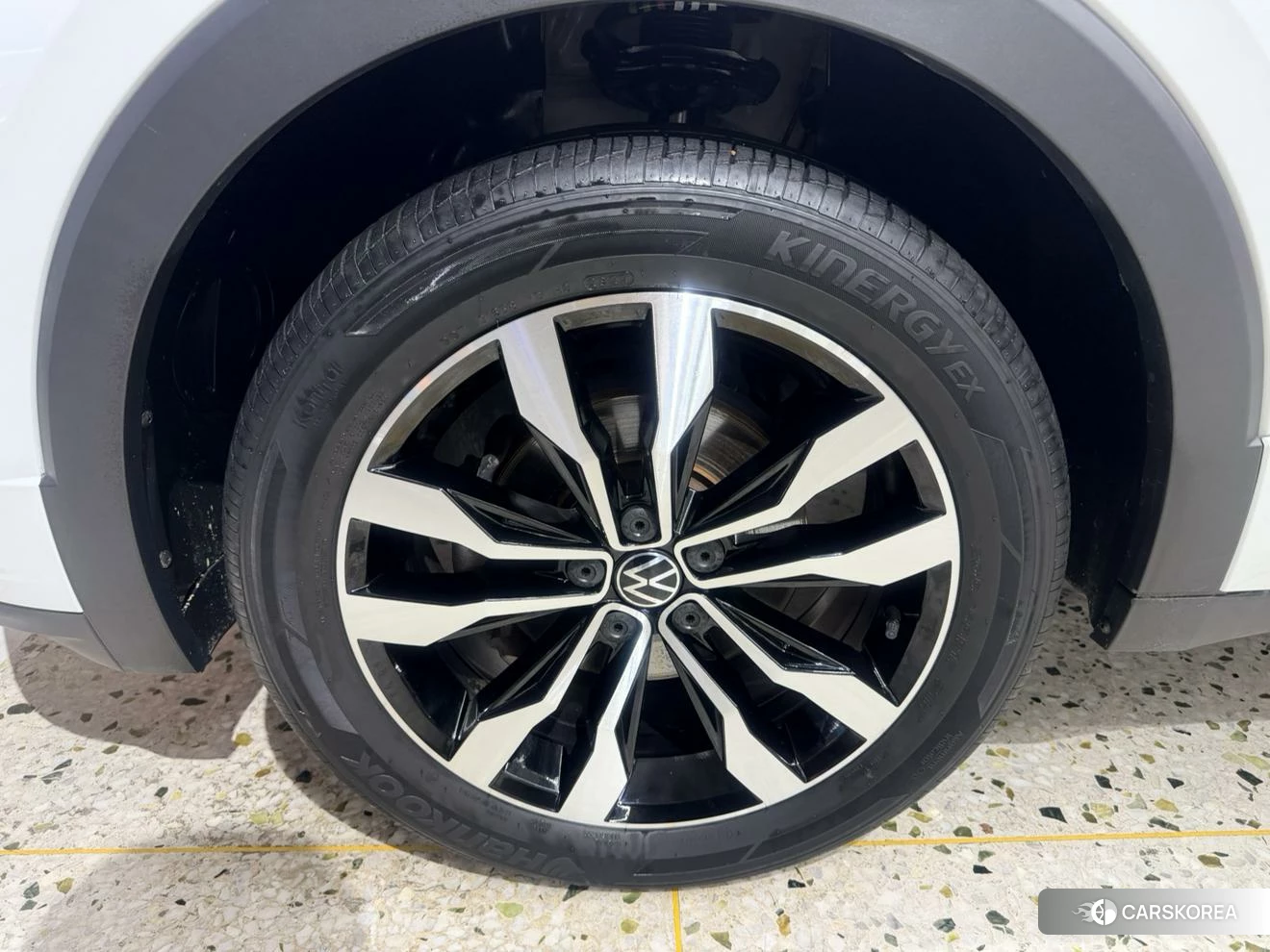 Volkswagen Exploring the shadow id 4493105 из Китая 30