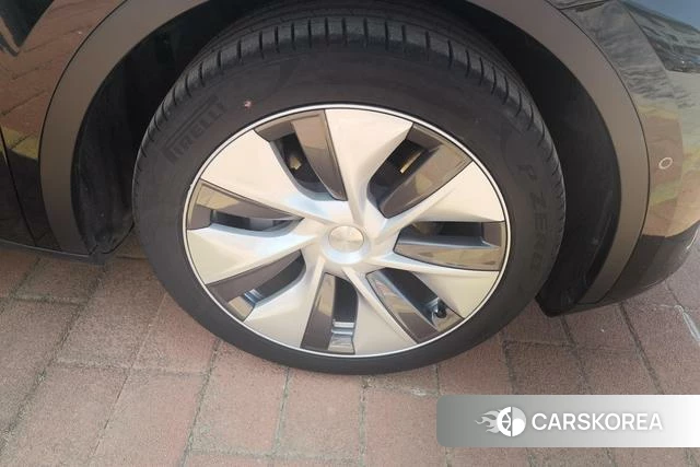 Tesla Model Y id 3908879 из Китая 17