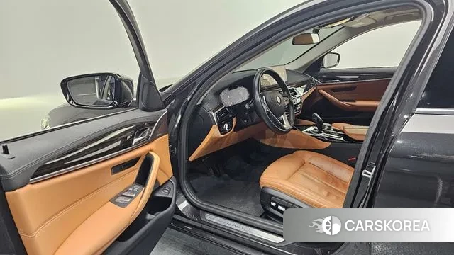 BMW 5 Series (G30) id 3518117 из Кореи 20