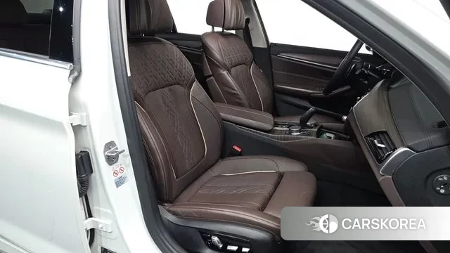 BMW 5 Series (G30) id 3515137 из Кореи 20