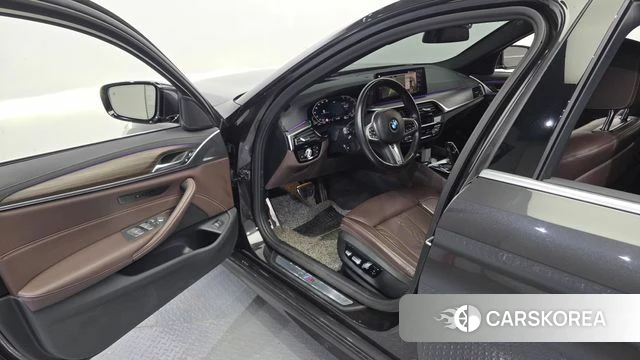 BMW 5 Series (G30) id 4231848 из Кореи 34