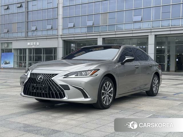 Lexus ES id 4359117 из Китая 21
