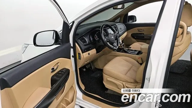 Kia The New Carnival id 2946044 из Кореи 20