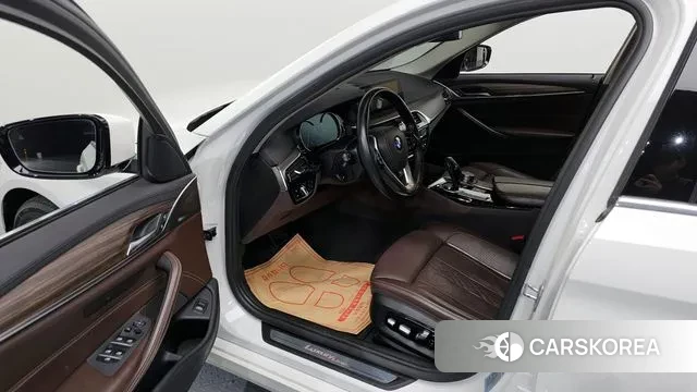 BMW 5 Series (G30) id 3602263 из Кореи 20