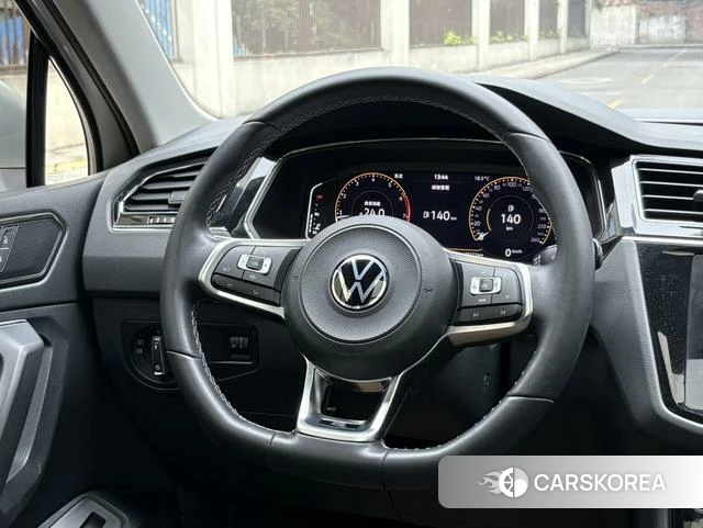 Volkswagen Tiguan L id 4215588 из Китая 18